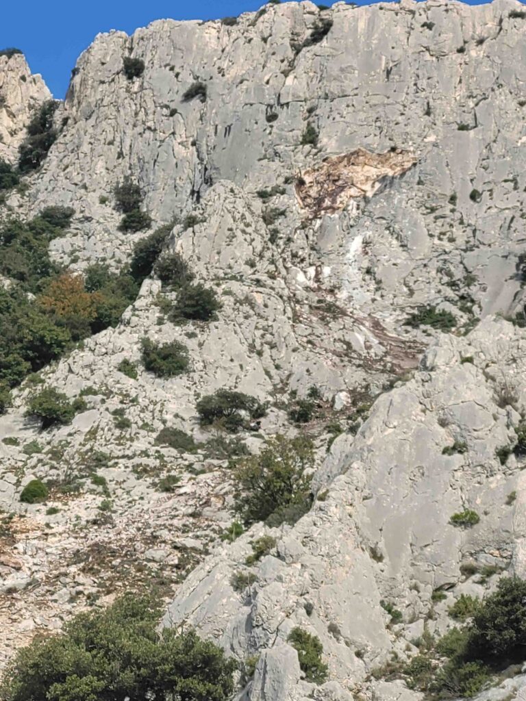 Bloc détaché de la falaise